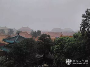 北京暴雨奇观，故宫再现千龙吐水，古都风情盎然